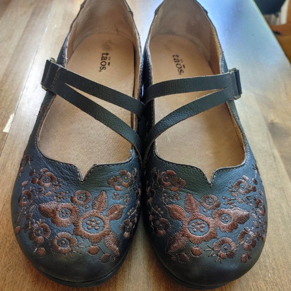 Taos Wish Embroidered Floral Mary Jane Flats Brown 40 UK/9.5 US